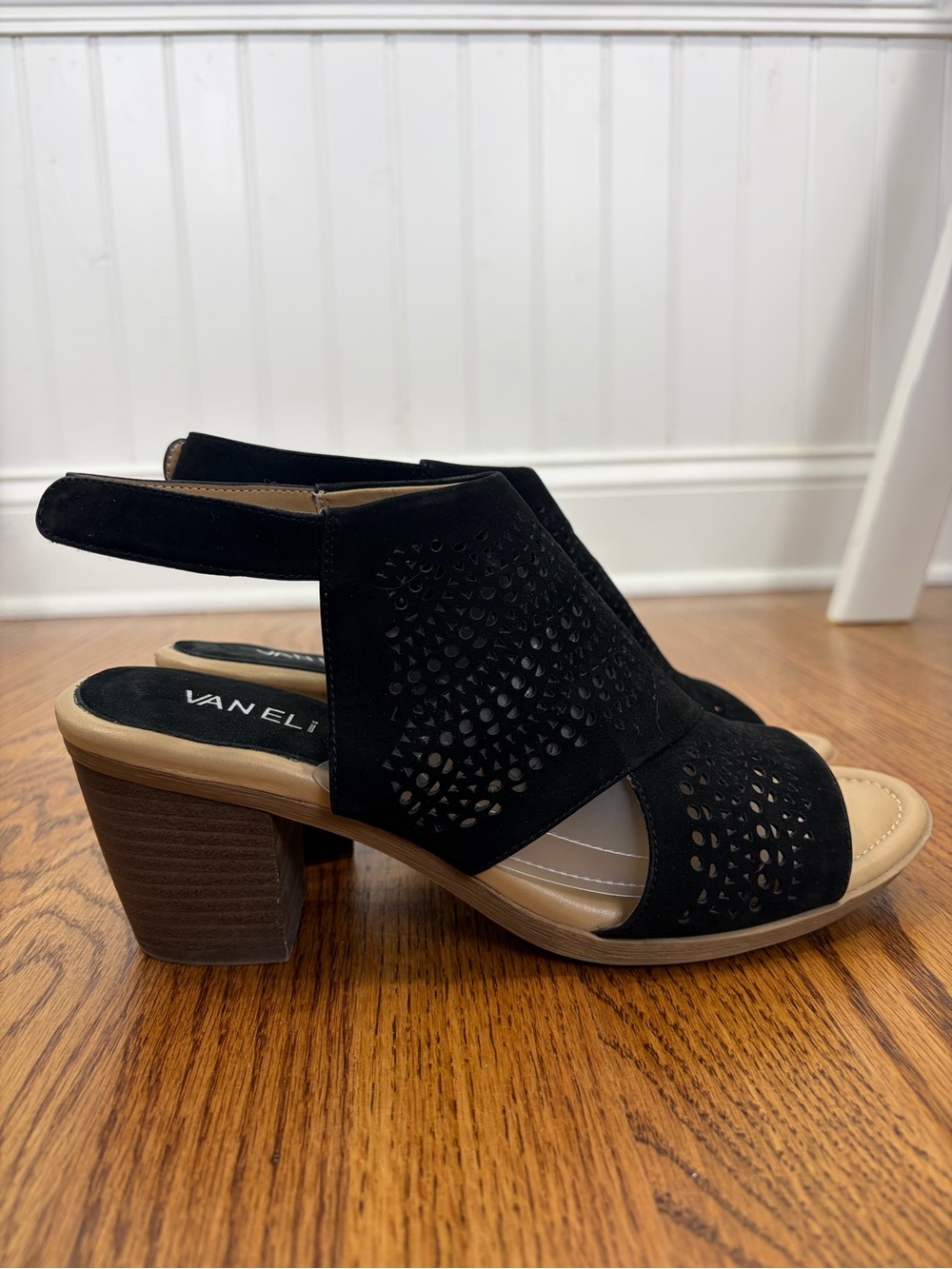 NEW Vaneli Black Perforated Slingback Block Heel Sandals (10)